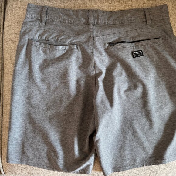 Grey O'Neill Polyester Shorts, Men's 34 - Picture 2 of 3